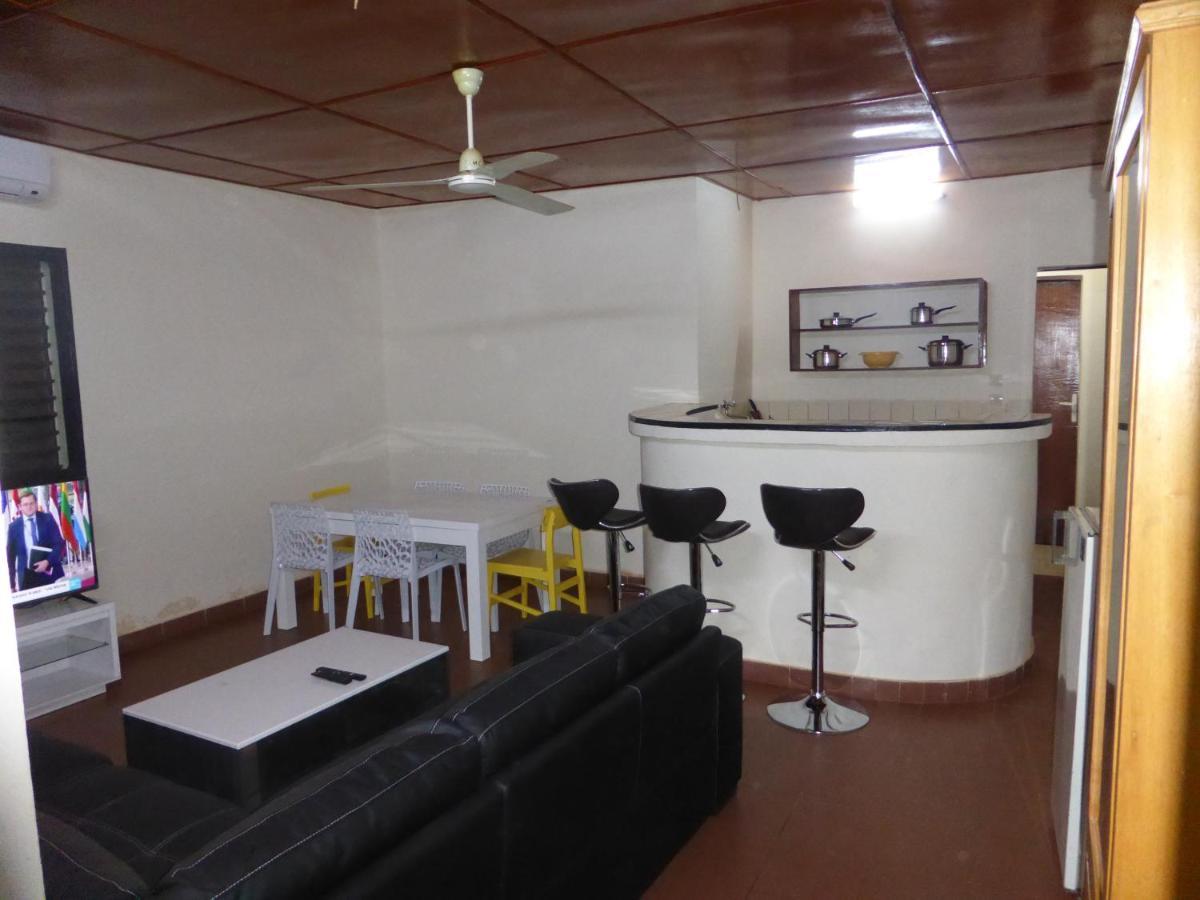 Bien Etre Villa วากาดูกู ภายนอก รูปภาพ