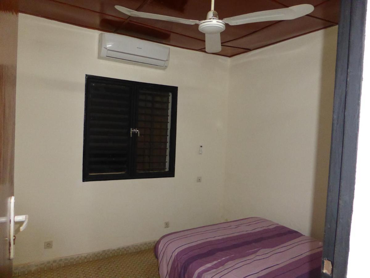 Bien Etre Villa วากาดูกู ภายนอก รูปภาพ