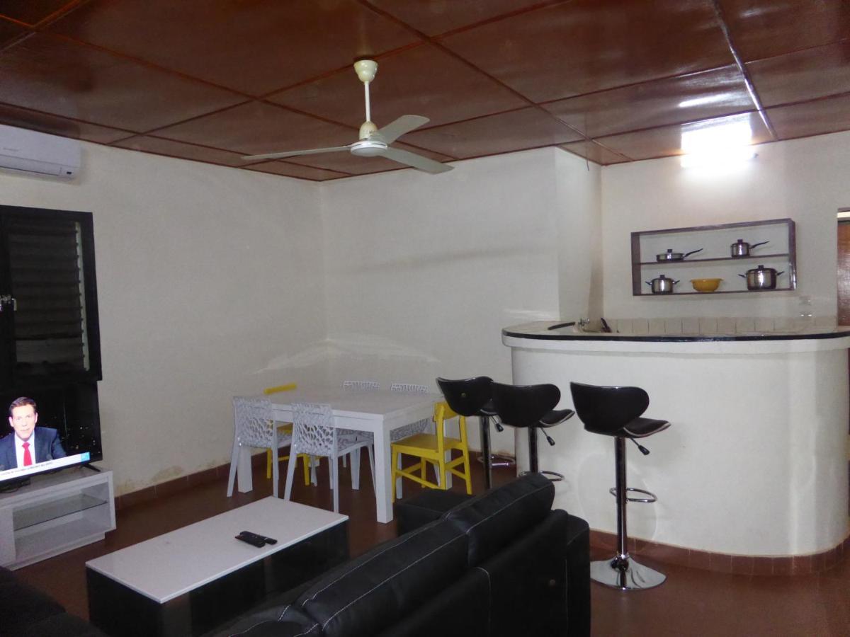 Bien Etre Villa วากาดูกู ภายนอก รูปภาพ