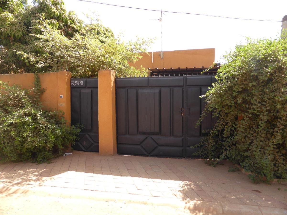 Bien Etre Villa วากาดูกู ภายนอก รูปภาพ