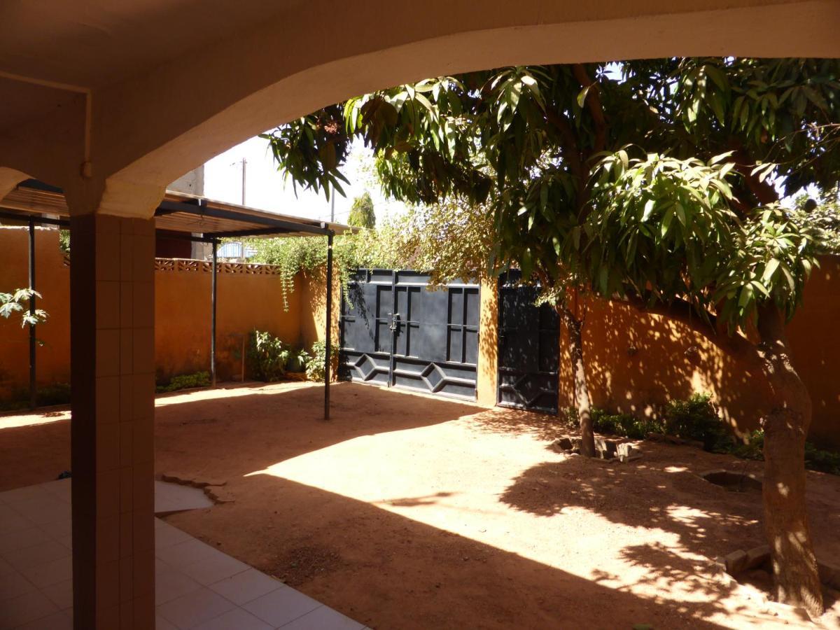 Bien Etre Villa วากาดูกู ภายนอก รูปภาพ