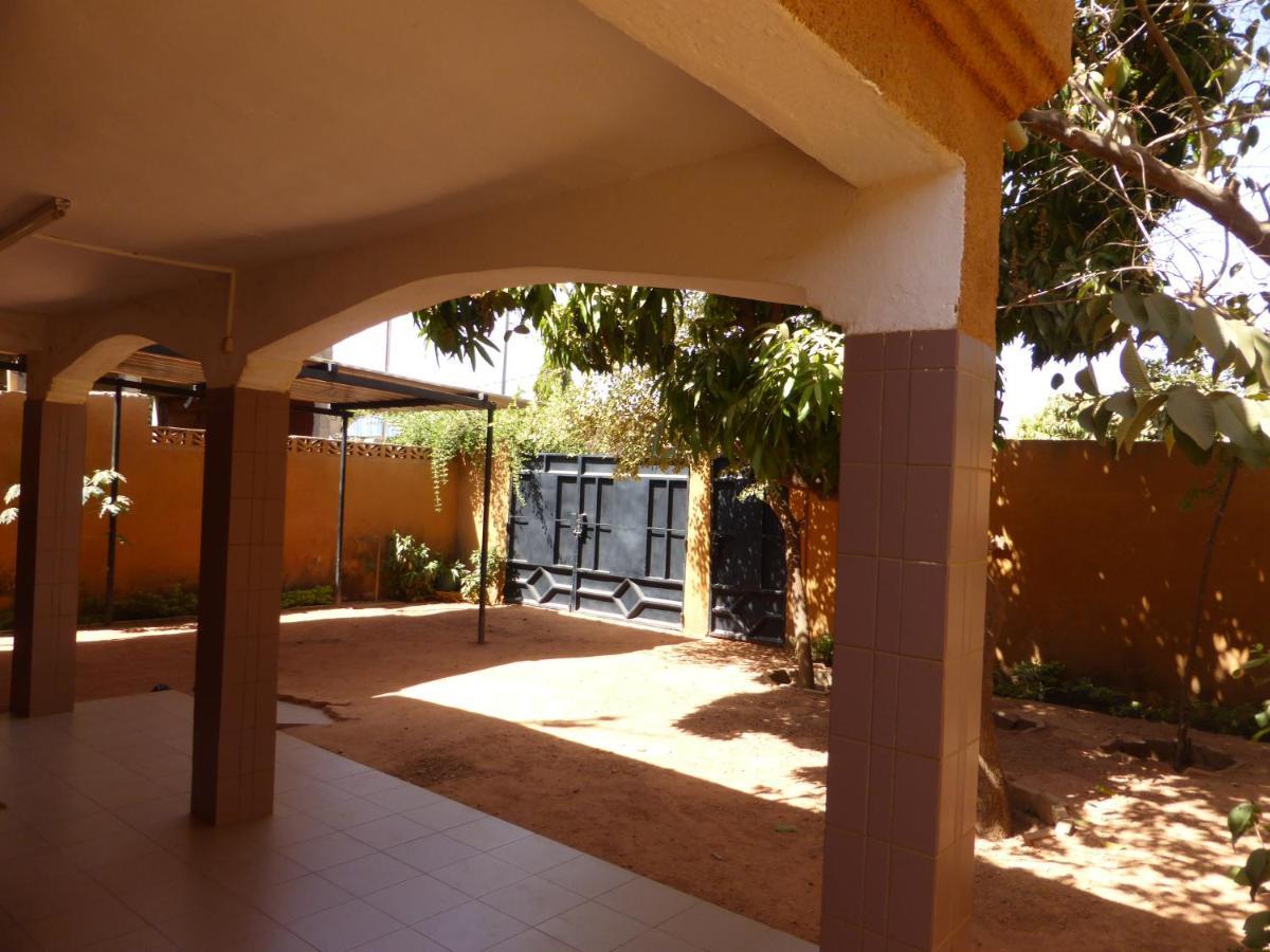 Bien Etre Villa วากาดูกู ภายนอก รูปภาพ