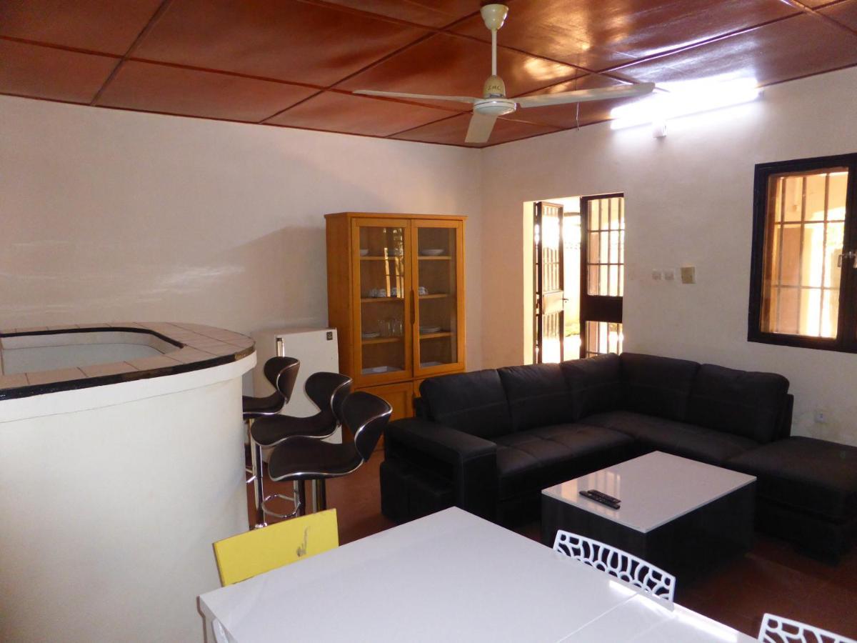 Bien Etre Villa วากาดูกู ภายนอก รูปภาพ