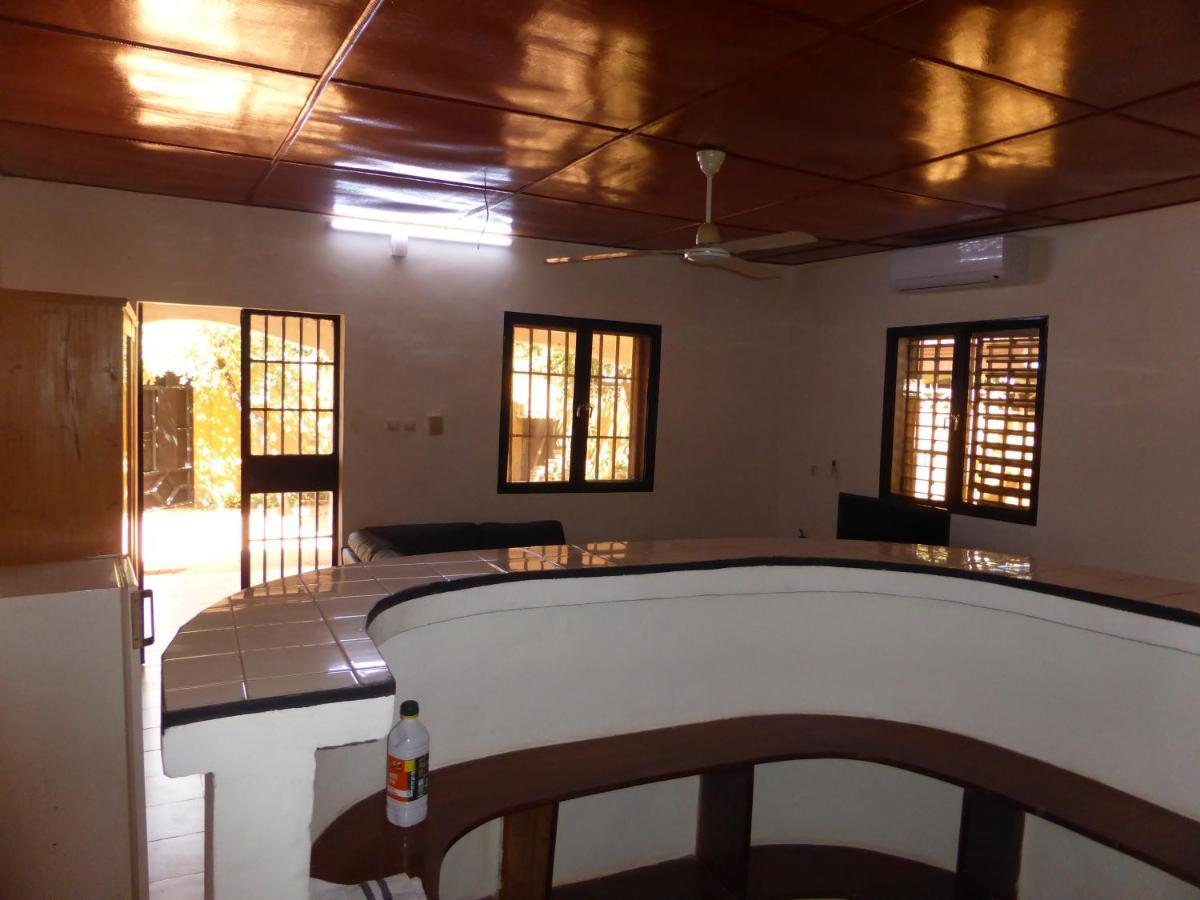 Bien Etre Villa วากาดูกู ภายนอก รูปภาพ